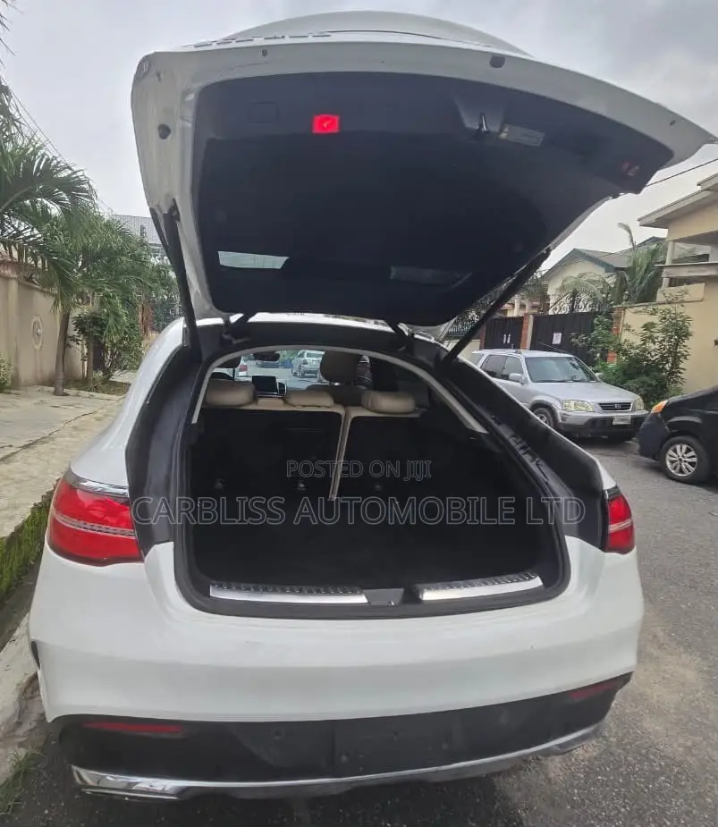 Mercedes-Benz GLE-Class 2016 Off white