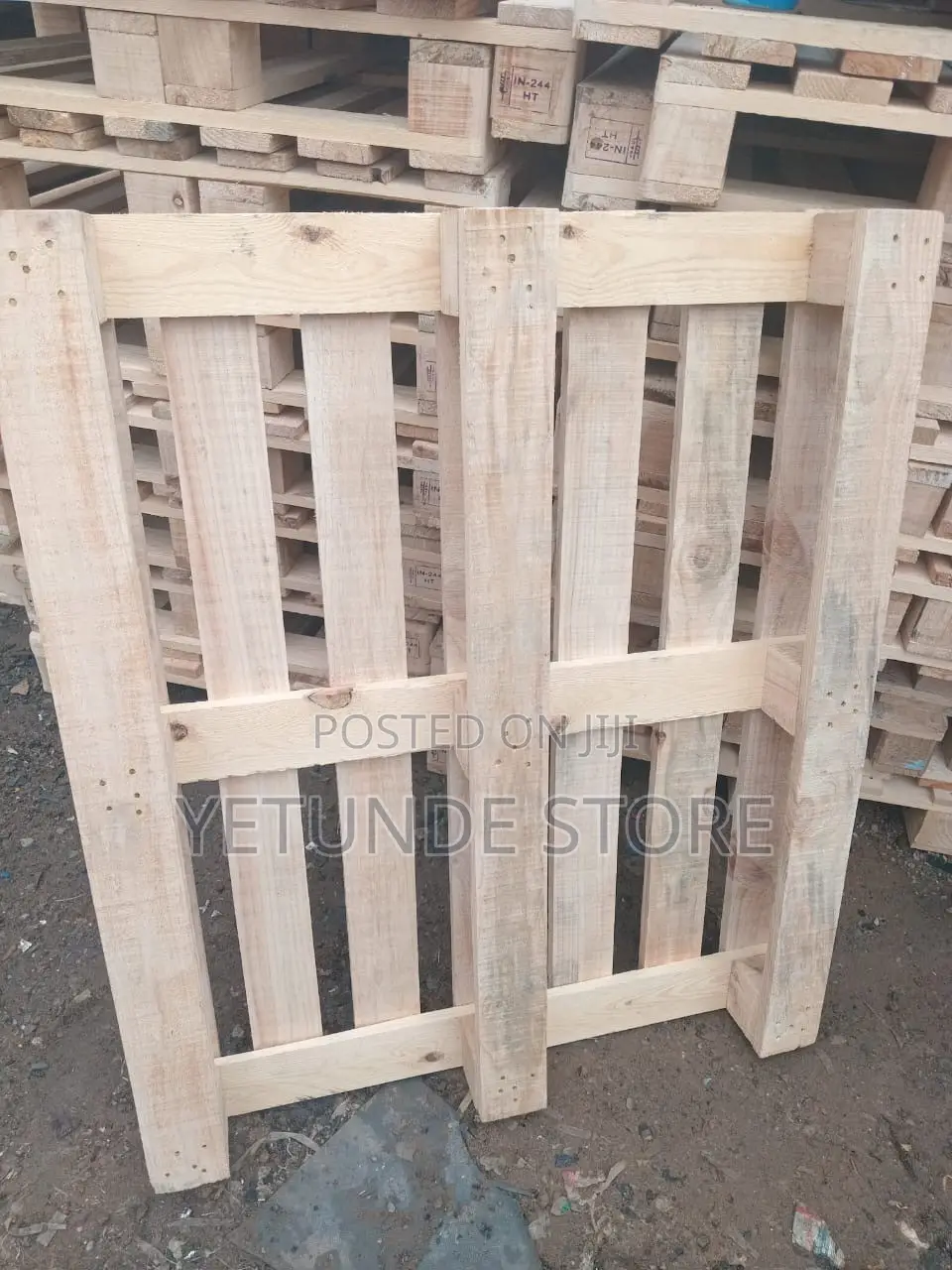 115*115 Wood Pallets