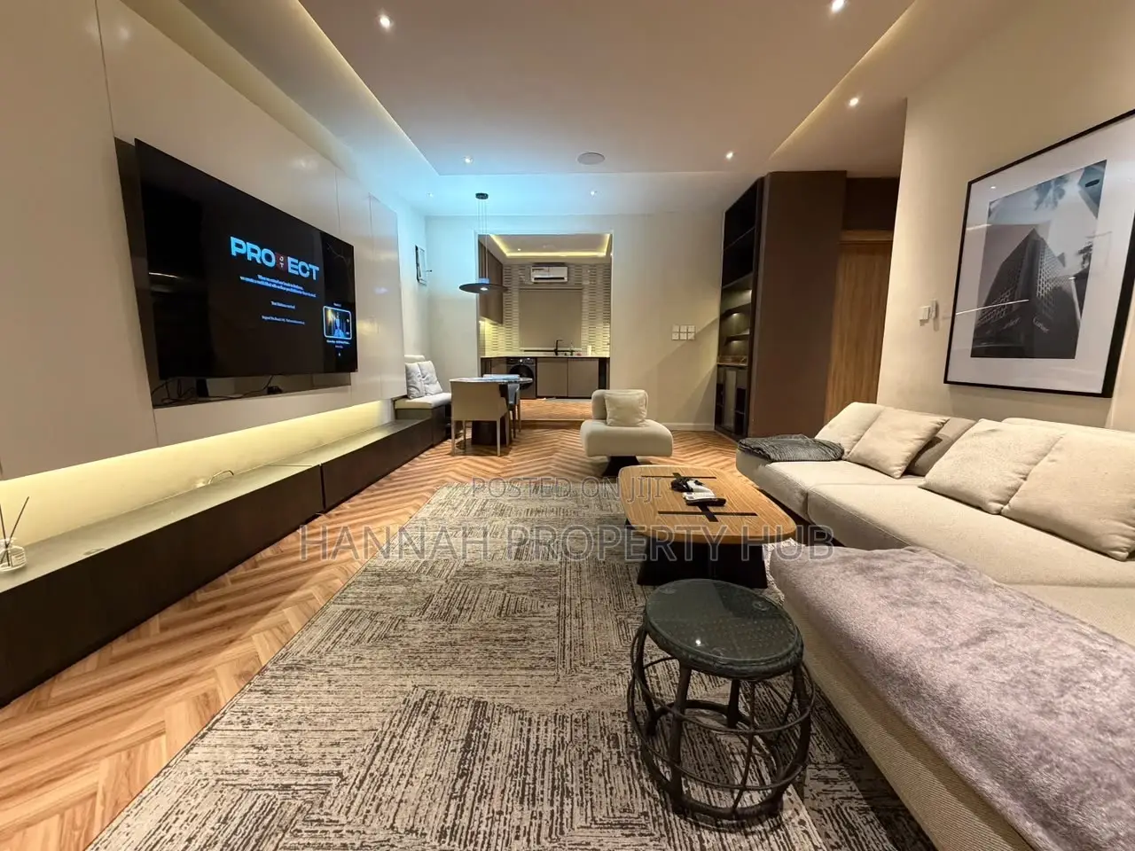 New Uniquely Designed 2 Bedroom Apartment With Pool and Ps5