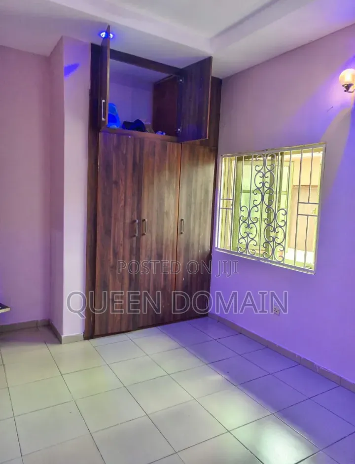 3bdrm Block of Flats in Paradise Estate for rent