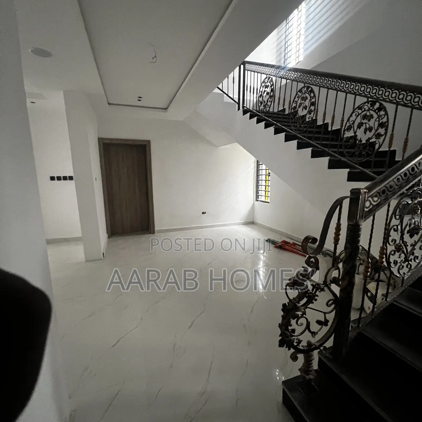6bdrm Duplex in Gwarinpa for sale