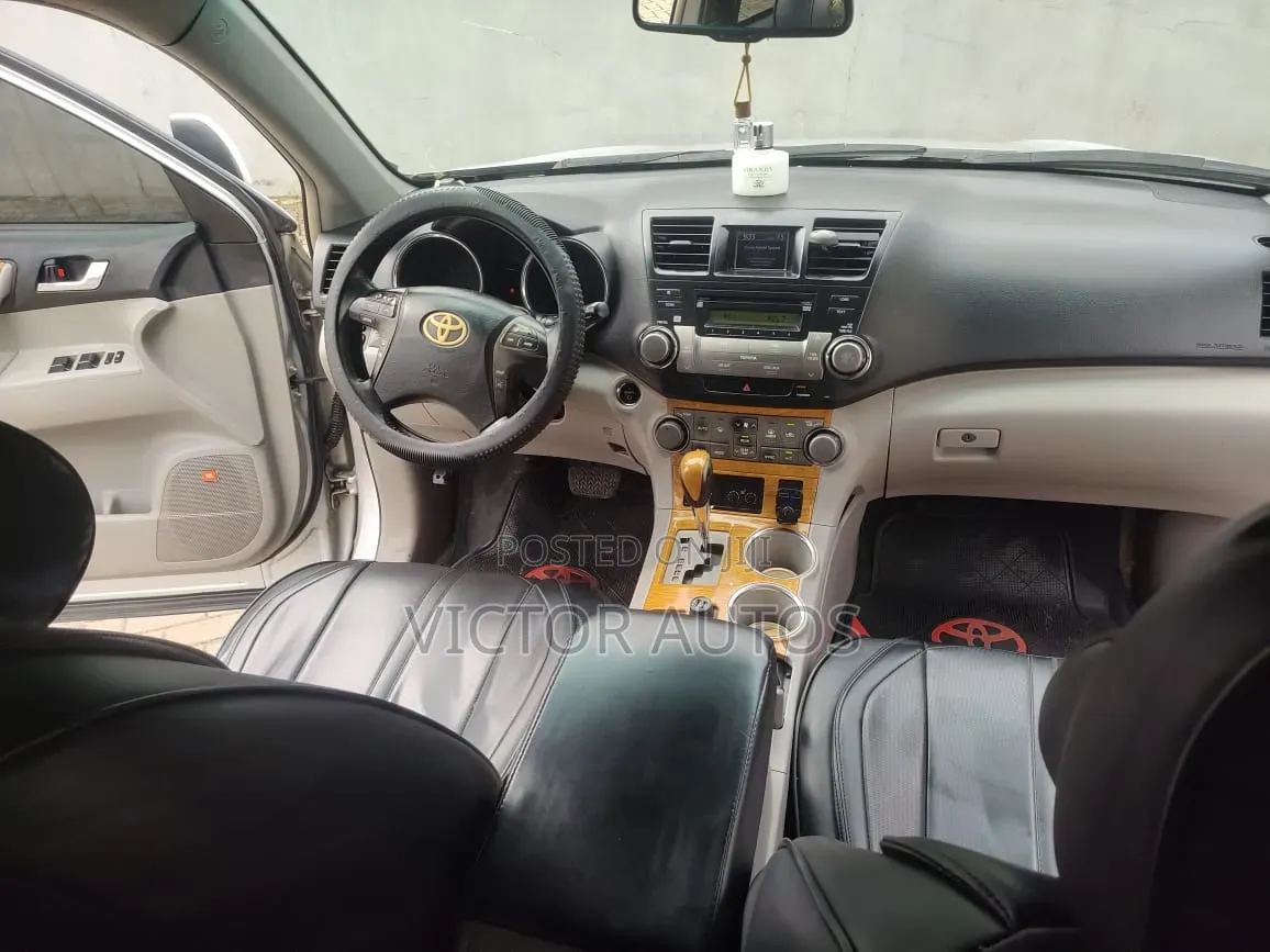 Toyota Highlander 2008 Silver