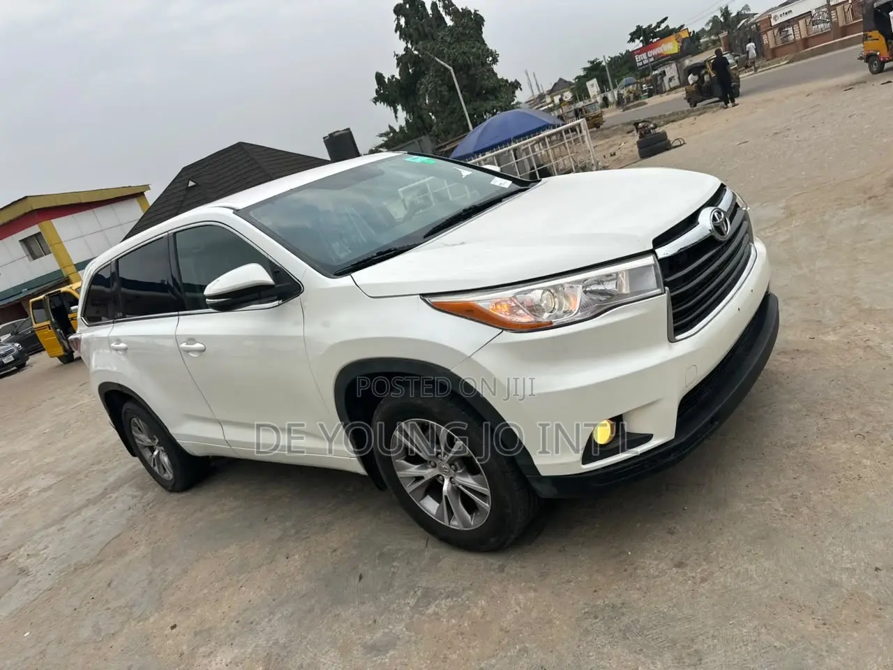 Toyota Highlander LE V6 4x4 (3.5L 6cyl 6A) 2016 White