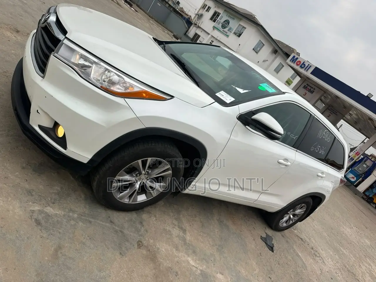 Toyota Highlander LE V6 4x4 (3.5L 6cyl 6A) 2016 White