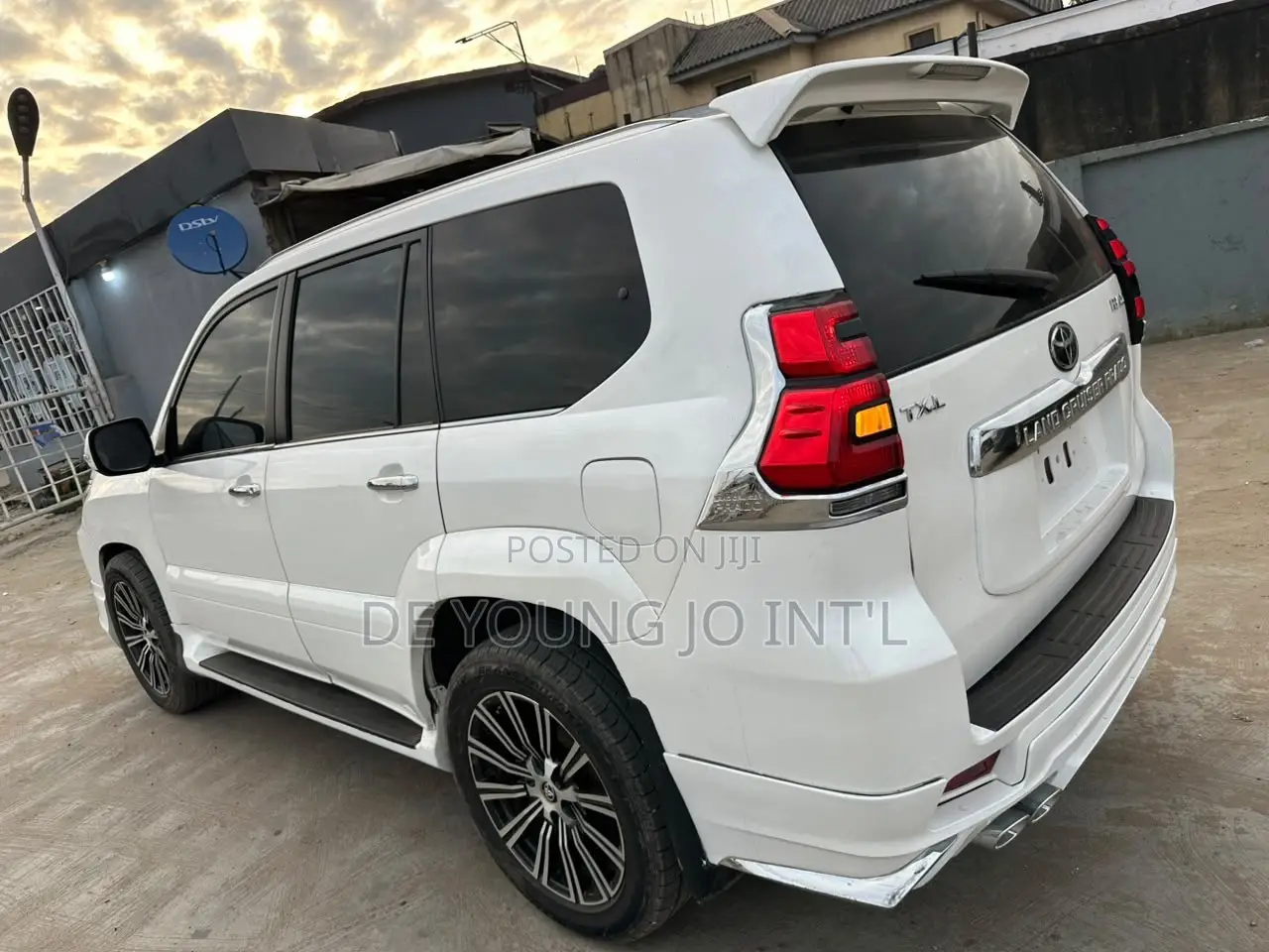 Toyota Land Cruiser Prado 2023 White