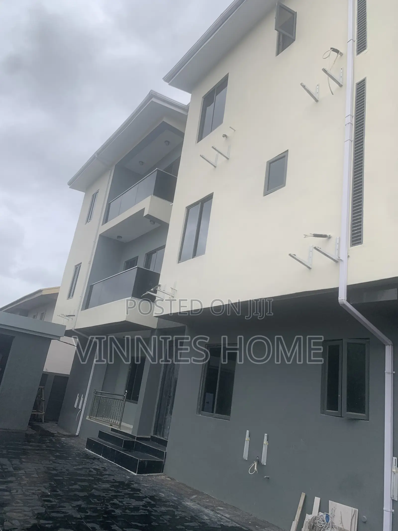 4bdrm Duplex in Lekki Phase 1 for rent