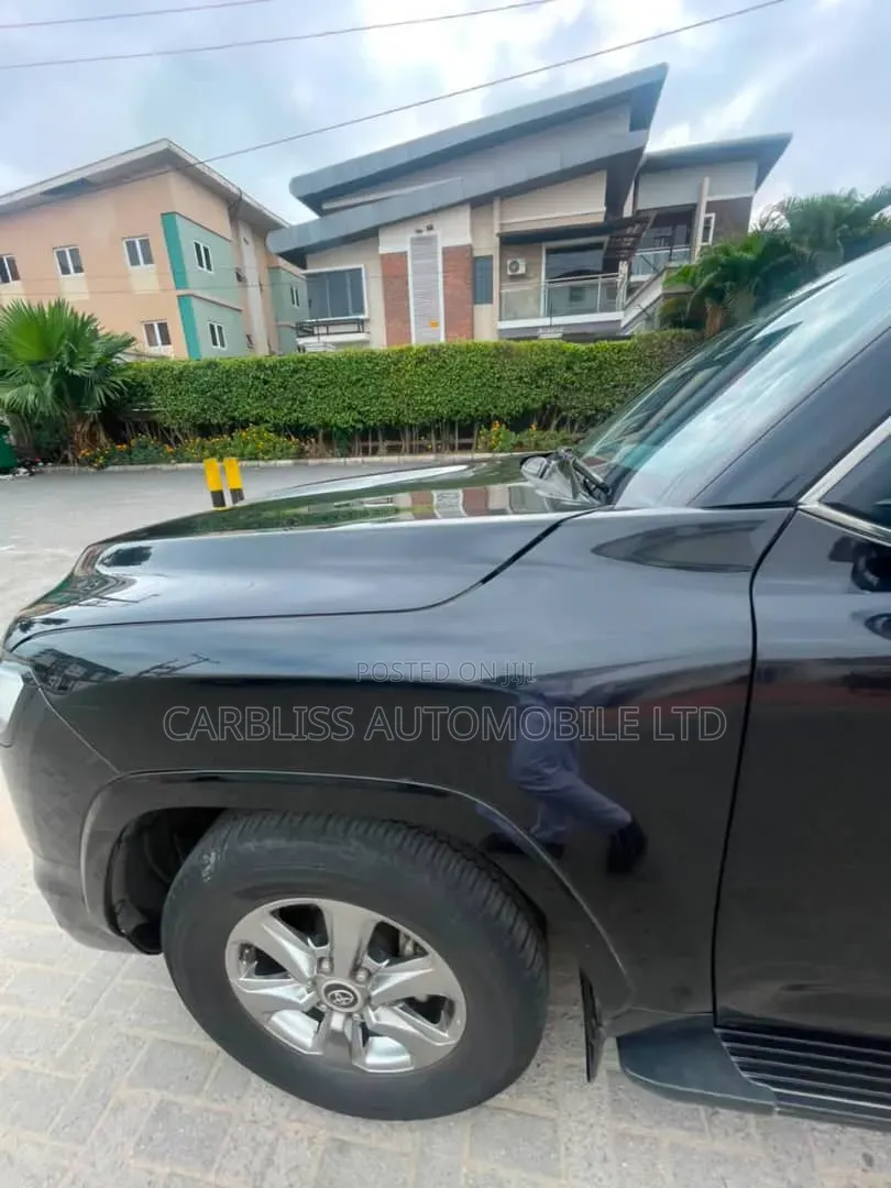 Toyota Land Cruiser 2024 Matt Black