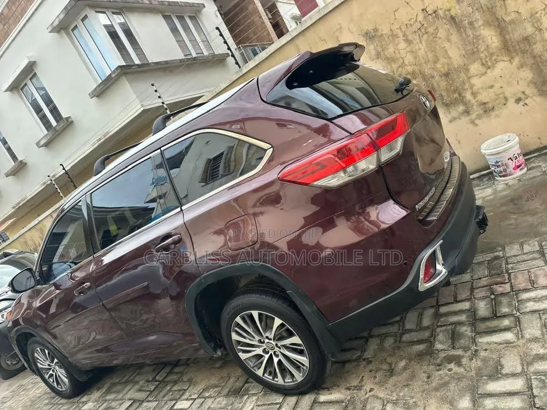 Toyota Highlander 2019 Burgundy