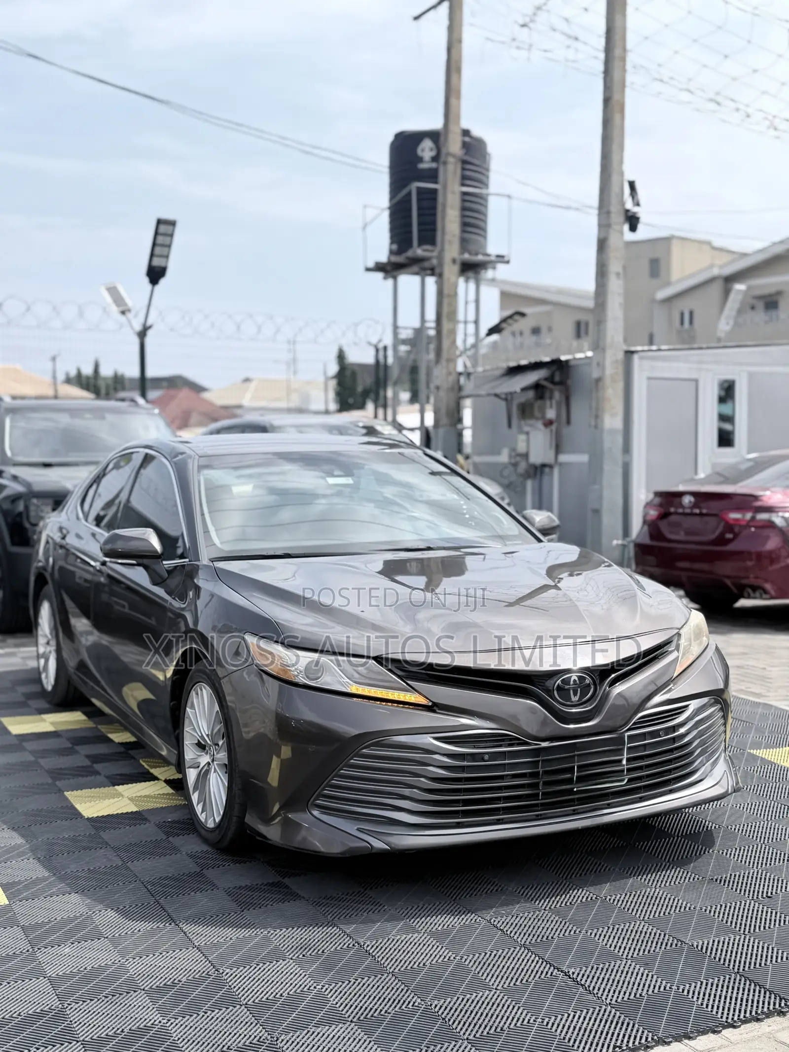 Toyota Camry XLE FWD (2.5L 4cyl 8AM) 2018 Brown