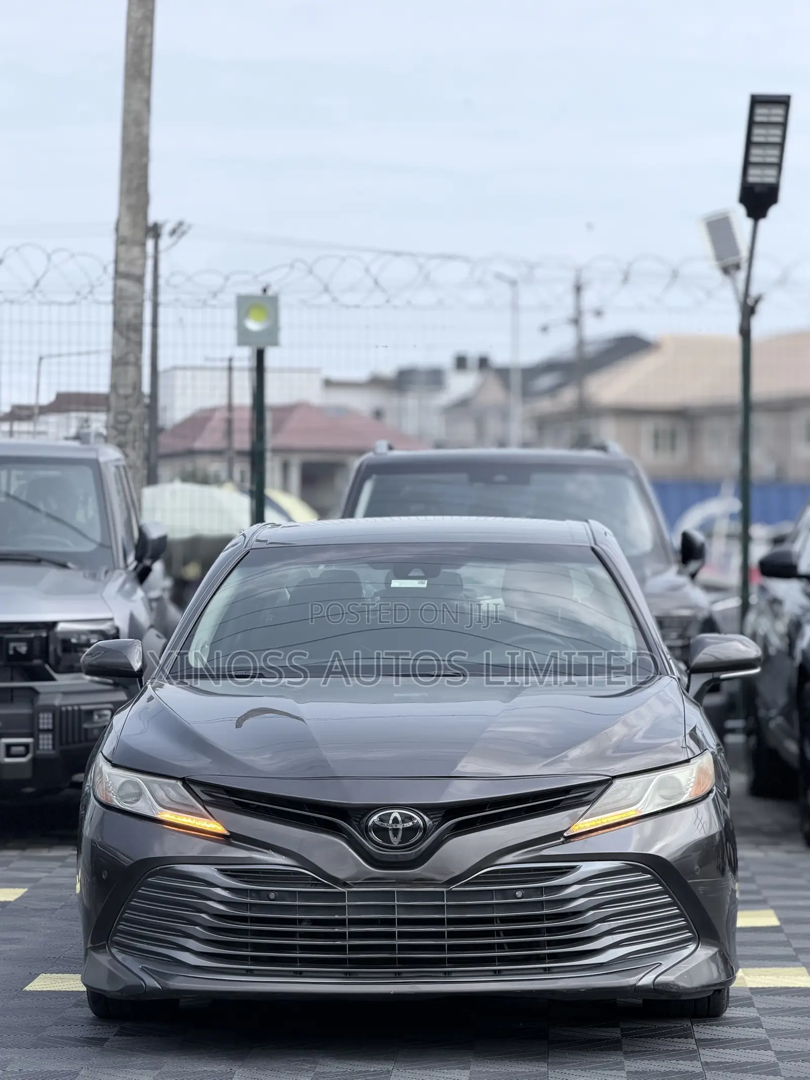Toyota Camry XLE FWD (2.5L 4cyl 8AM) 2018 Brown