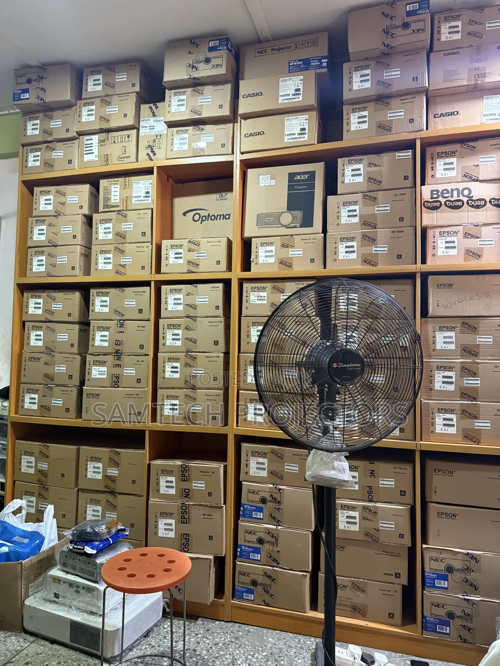 Supply of All Types of projectors.Abuja,Lagos, Kaduna,Kano,Ibadan,etc