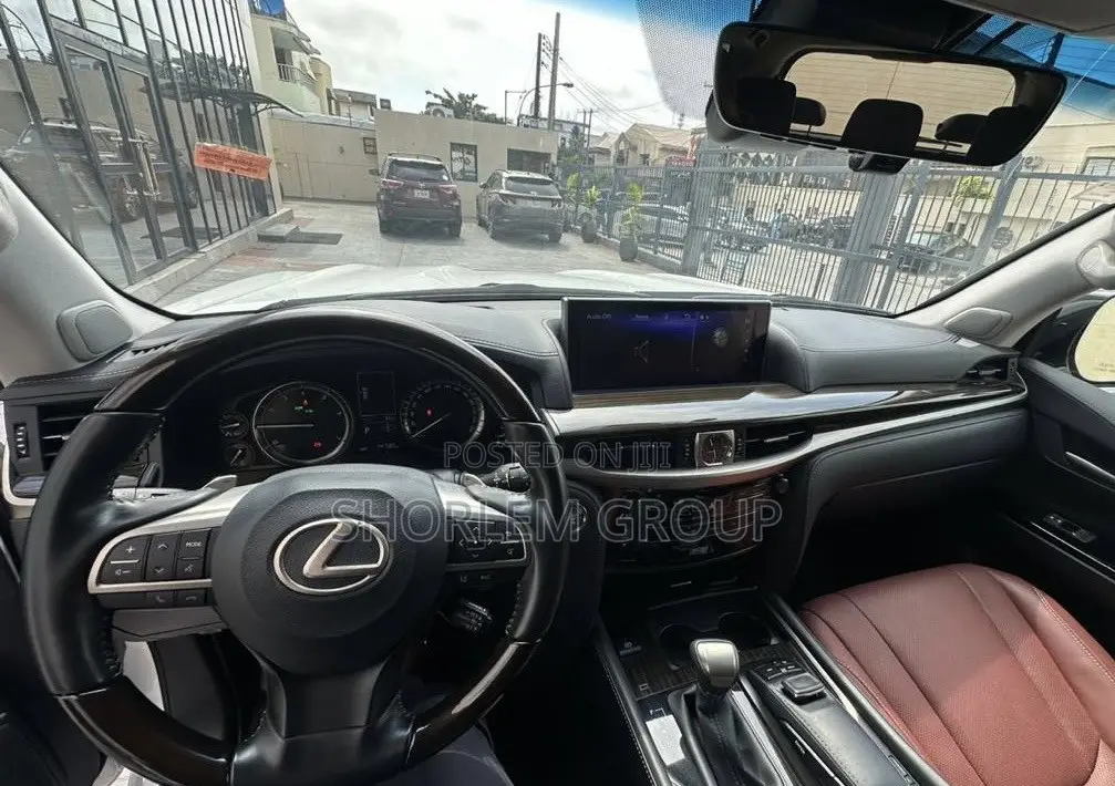 Lexus LX 2017 White