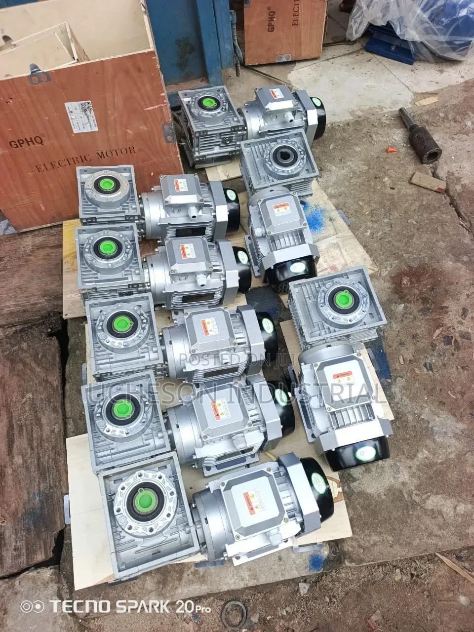 1.5kw Rv75 Worm Gearbox Ratio 40-1 1440rpm 90B14 Flange