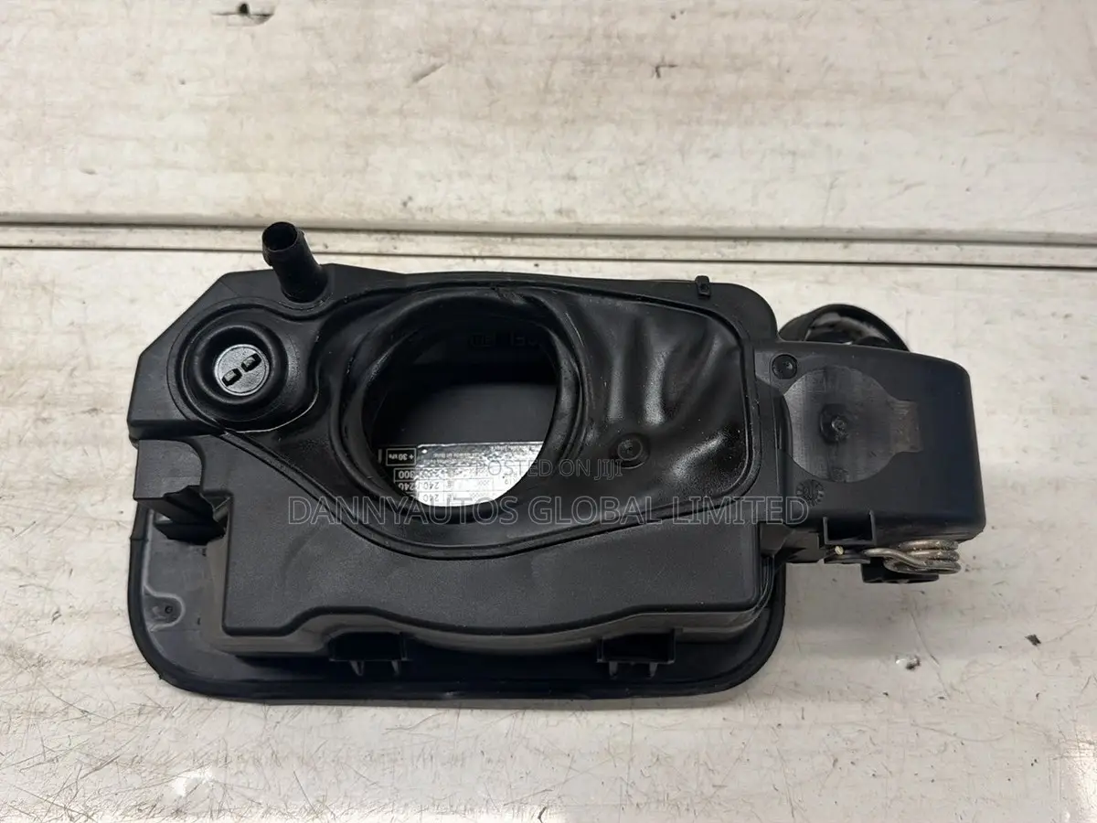 Complete Fuel Tank Cover for E350 W212 Model