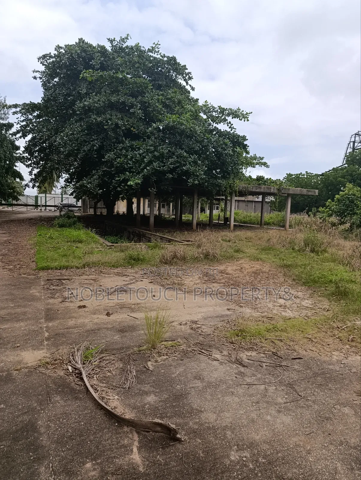 72 Hectares of Land at AGBOWA Along KETU EPE EXPRESSWAY