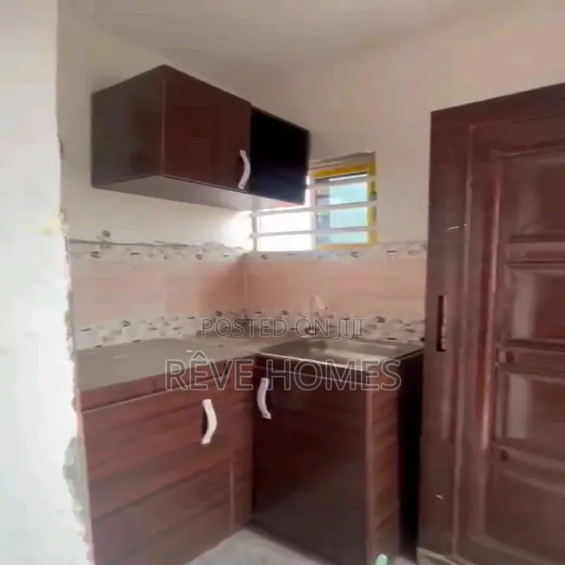 Studio Apartment in Shomolu / Shomolu for rent