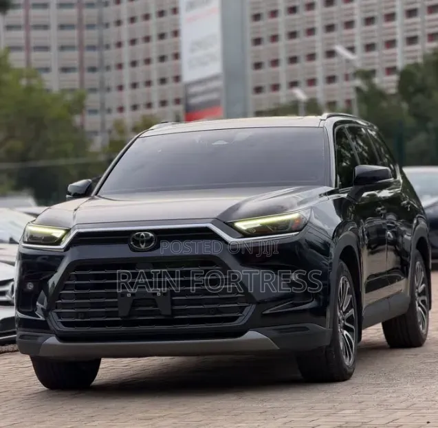 Toyota Highlander 2024 Black