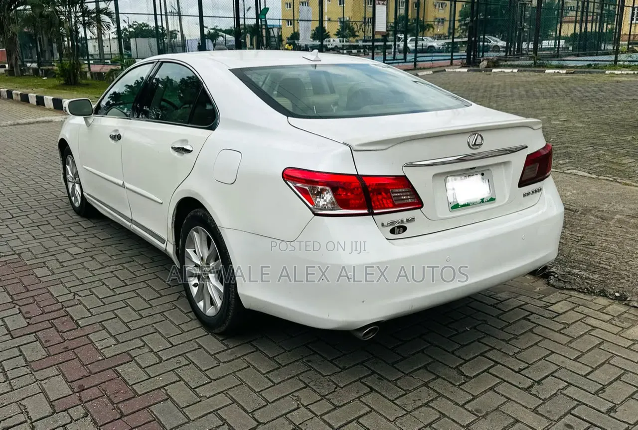 Lexus ES 350 2011 White