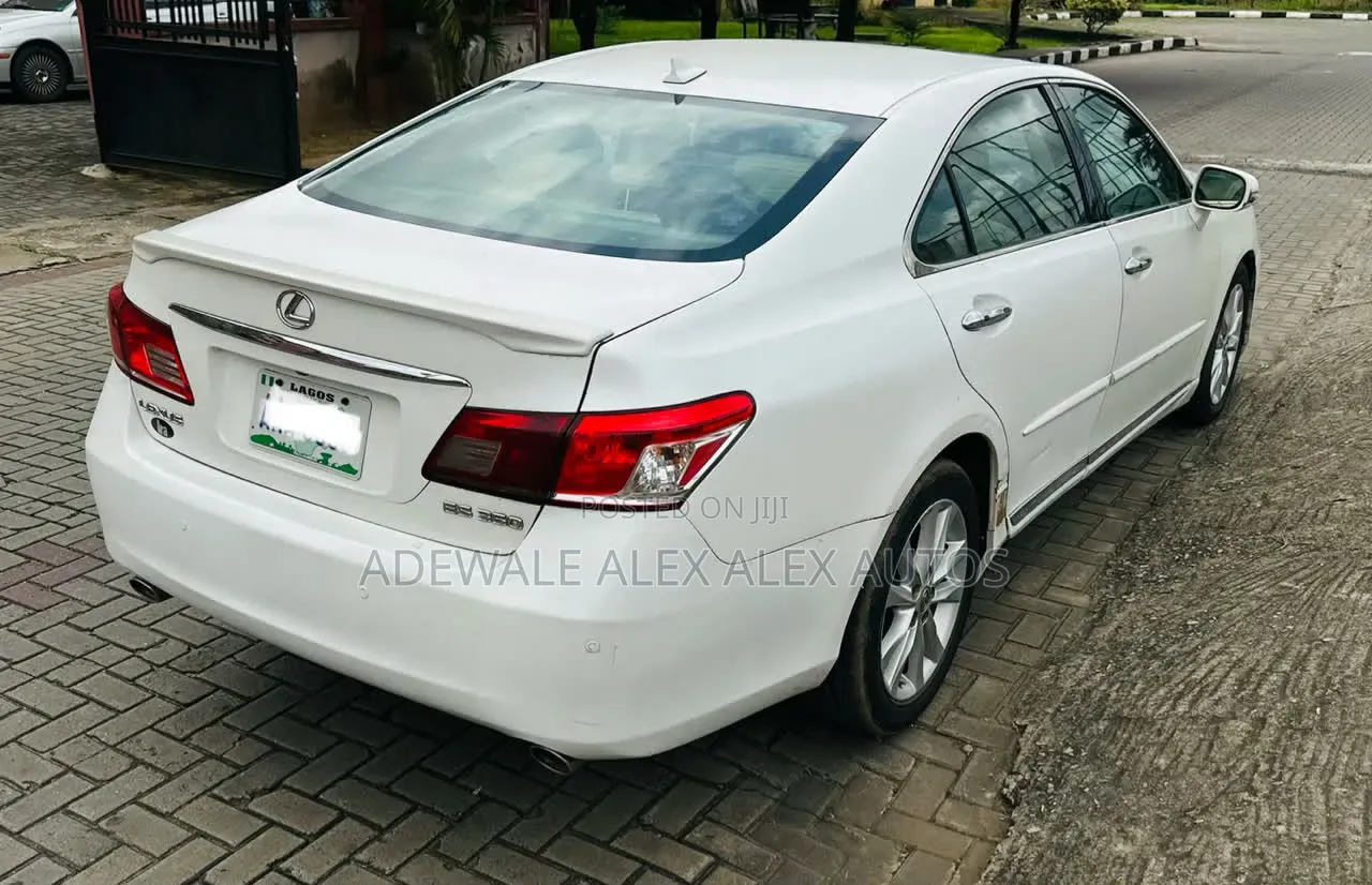 Lexus ES 350 2011 White