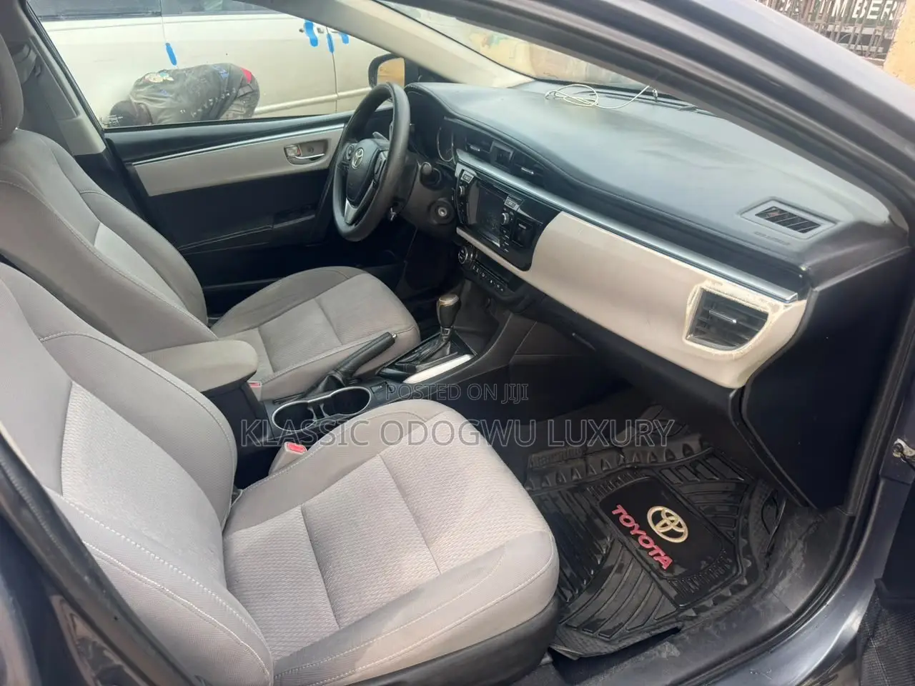 Toyota Corolla LE Eco 4dr Sedan (1.8L 4cyl CVT) 2015 Gray