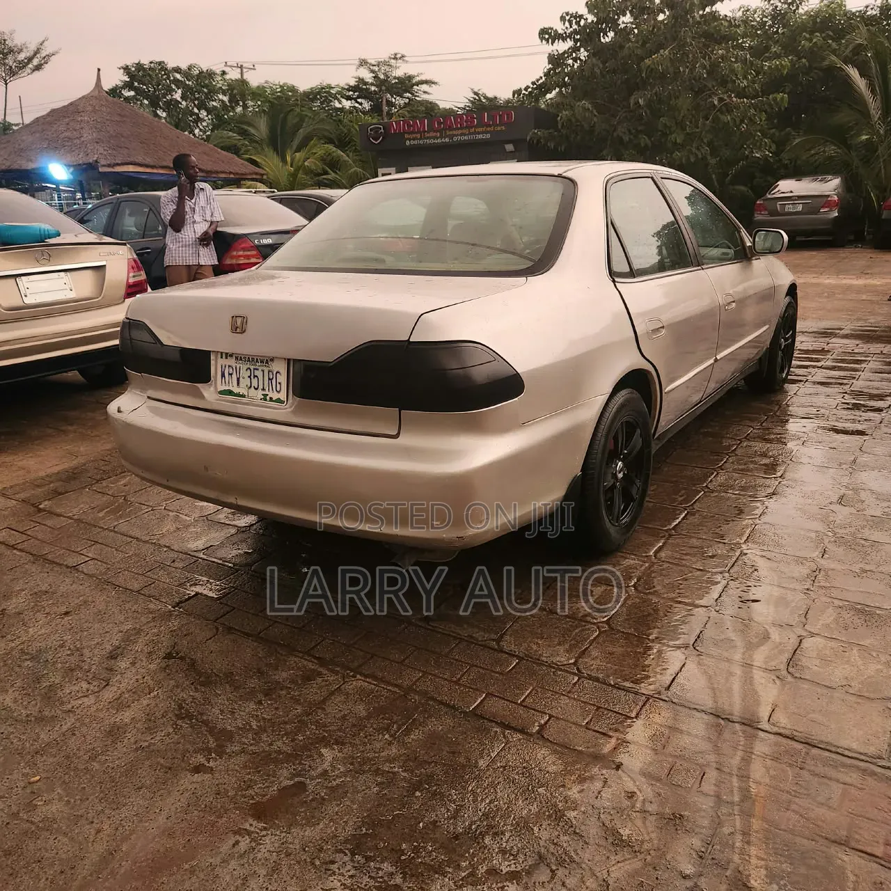 Honda Accord 2002 Gold