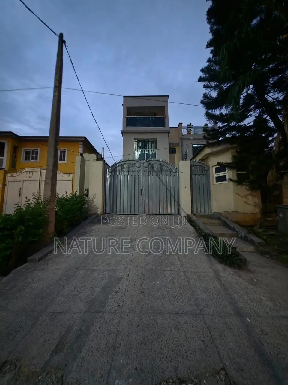 4bdrm Duplex in Omole Phase 2 for rent
