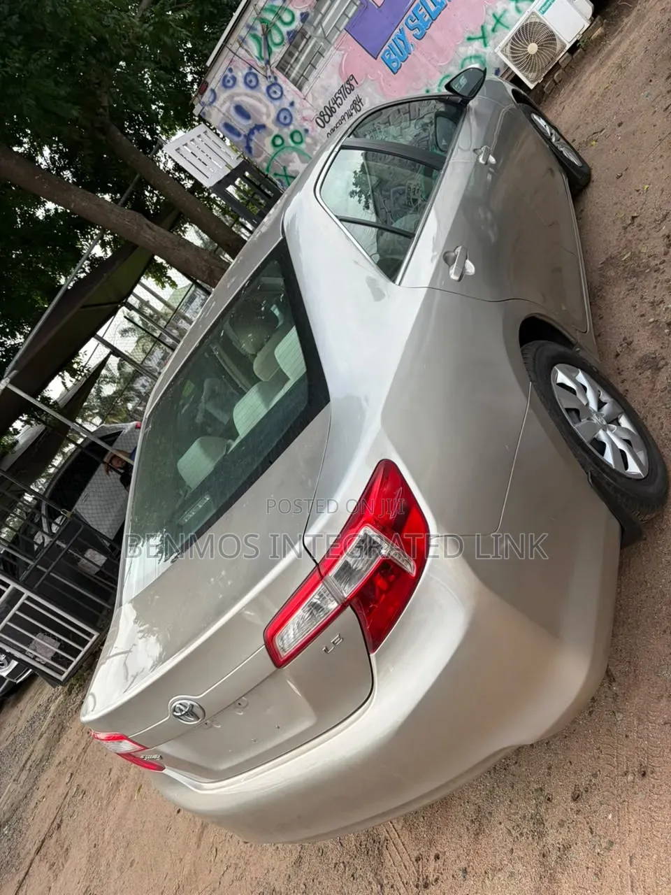 Toyota Camry 2012 Gold