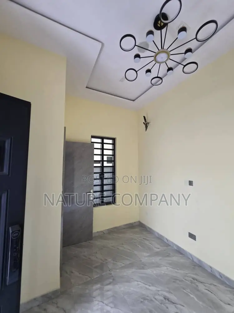 5bdrm Duplex in Omole Phase 2 for rent