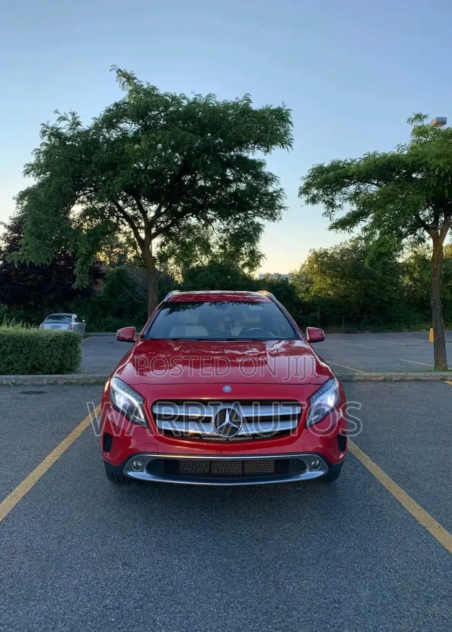 Mercedes-Benz GLA 250 2015 Red