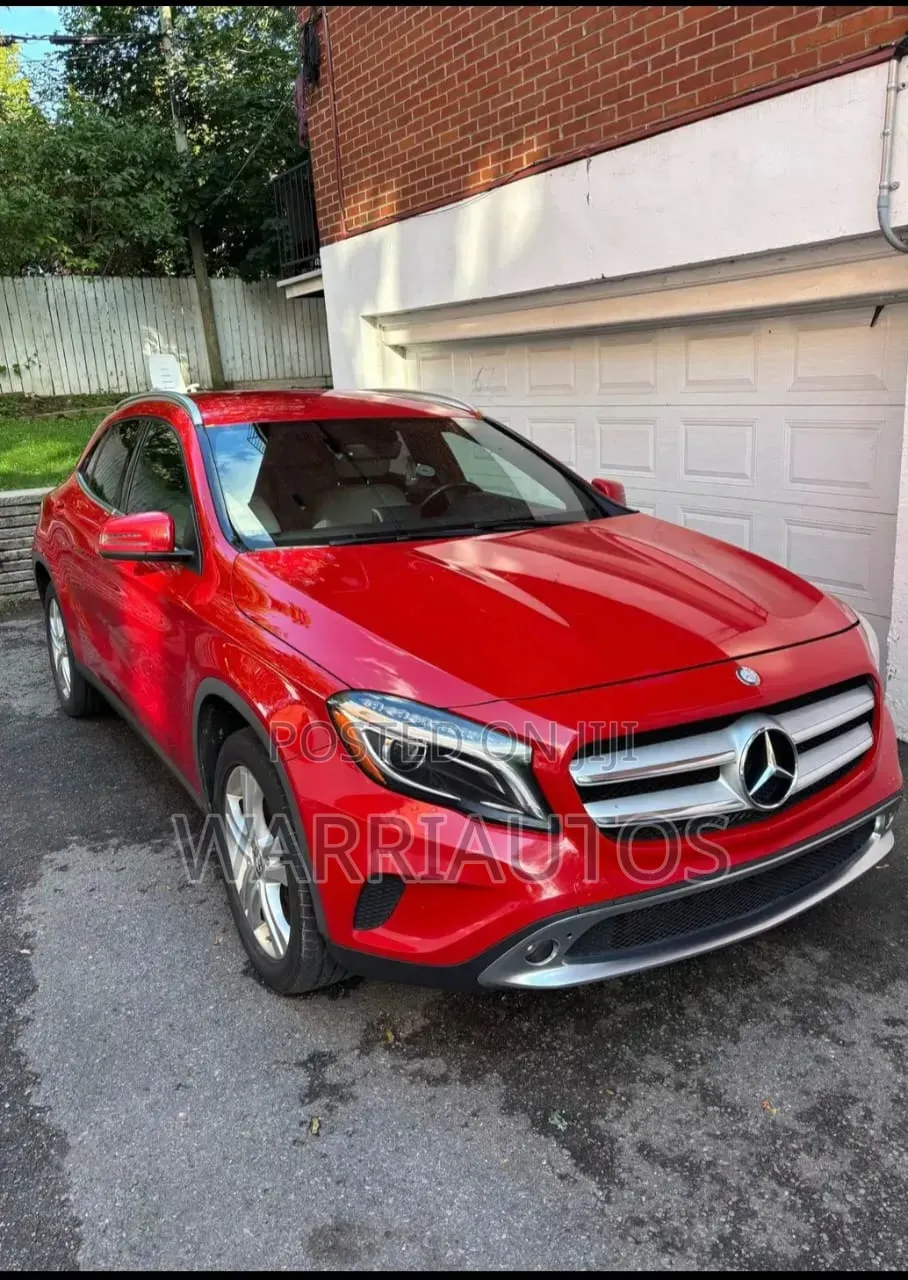 Mercedes-Benz GLA 250 2015 Red
