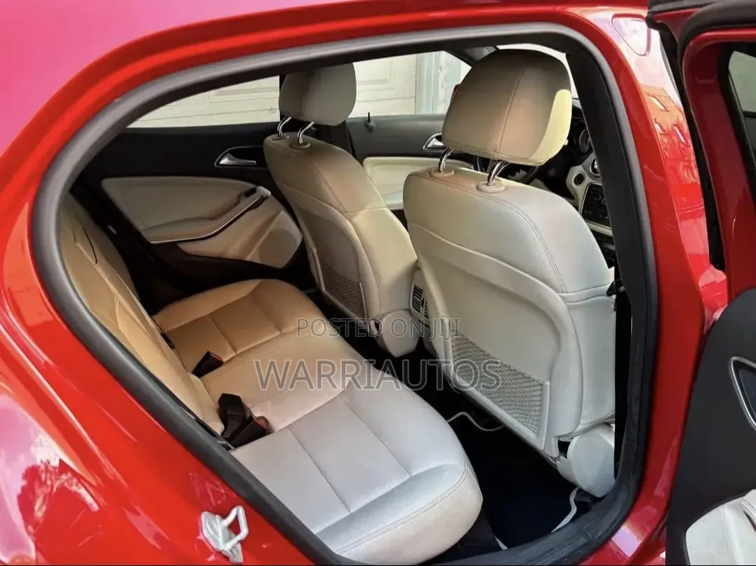Mercedes-Benz GLA 250 2015 Red