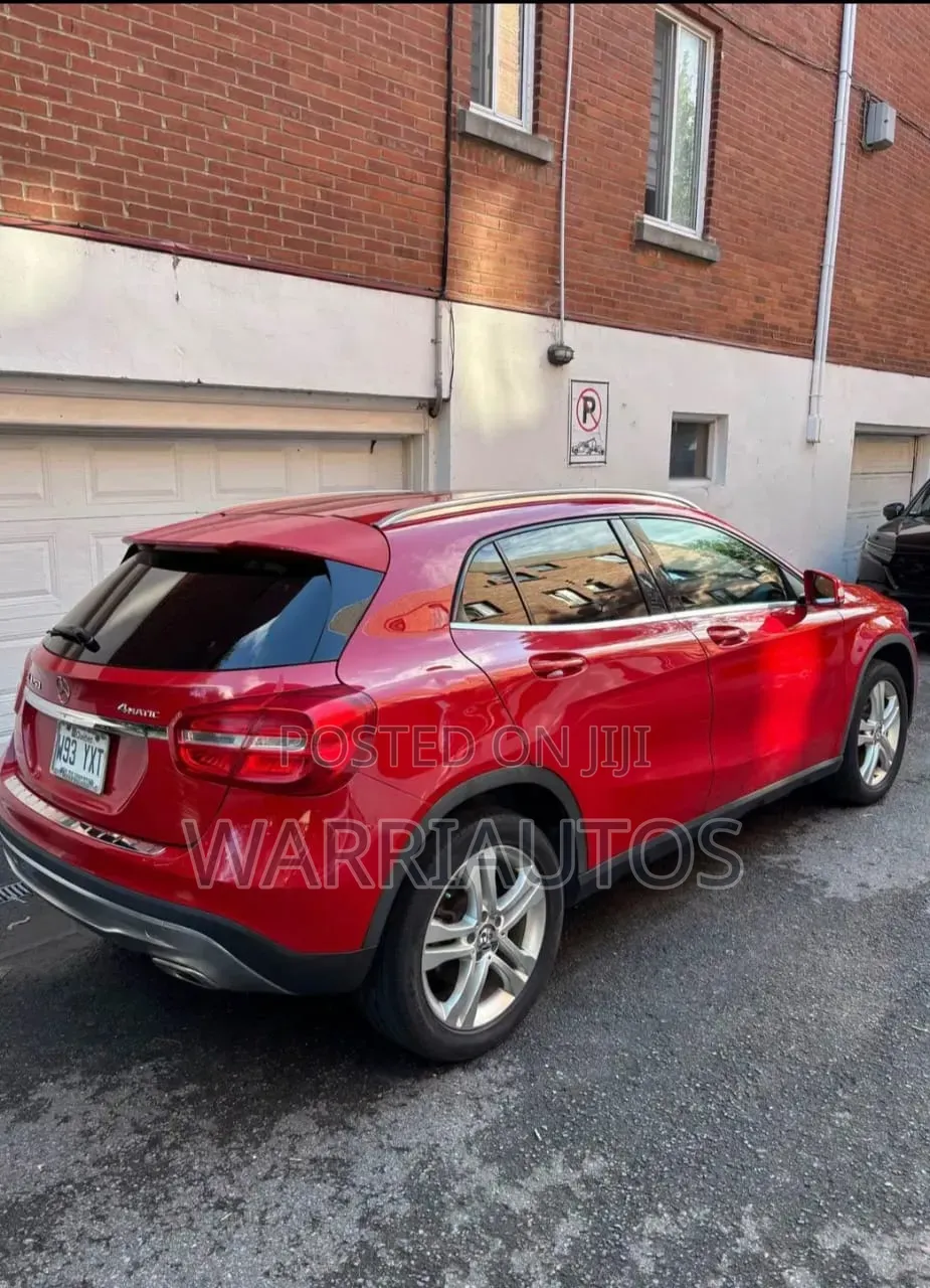 Mercedes-Benz GLA 250 2015 Red