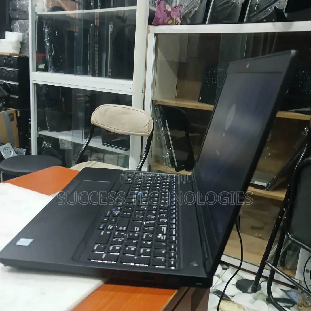 Laptop Dell Latitude 5580 8GB Intel Core i5 SSD 256GB