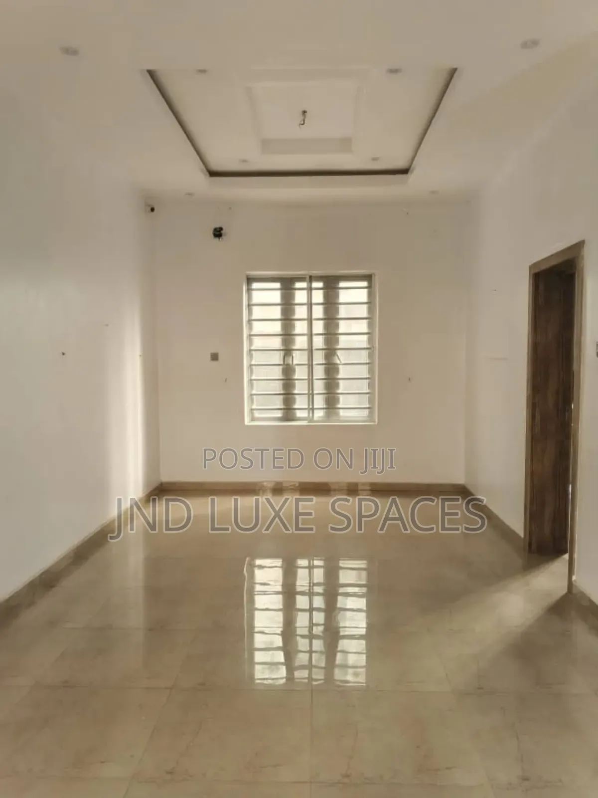 5bdrm Townhouse / Terrace in Ikate for rent