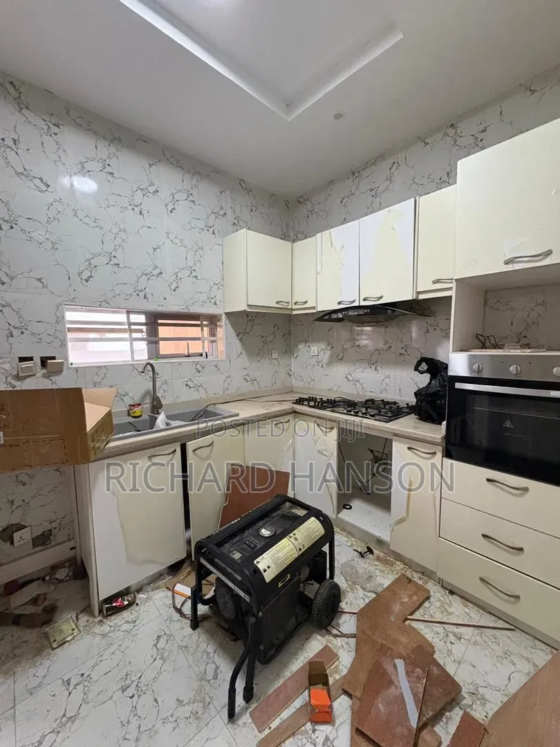1bdrm Shared Apartment in Orchid, Chevron for rent