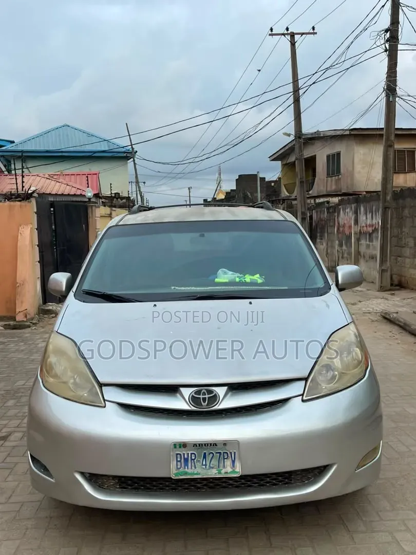 Toyota Sienna 2006 Silver