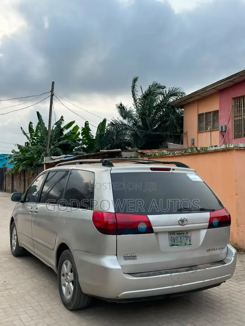 Toyota Sienna 2006 Silver