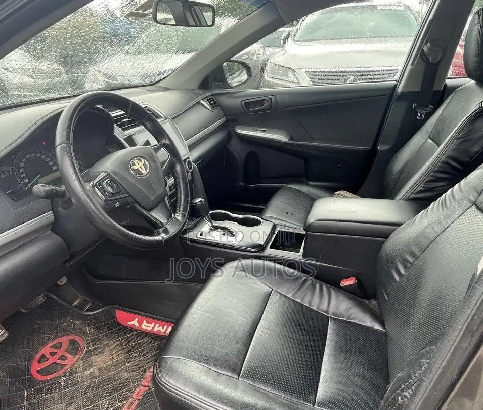 Toyota Camry XLE 4dr Sedan (2.5L 4cyl 6A) 2016 Gray