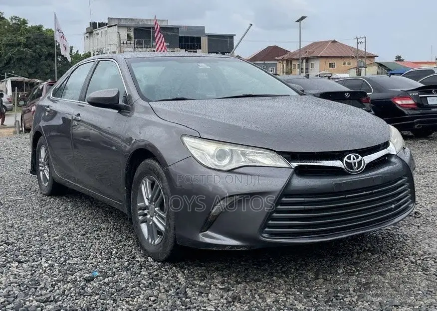 Toyota Camry XLE 4dr Sedan (2.5L 4cyl 6A) 2016 Gray