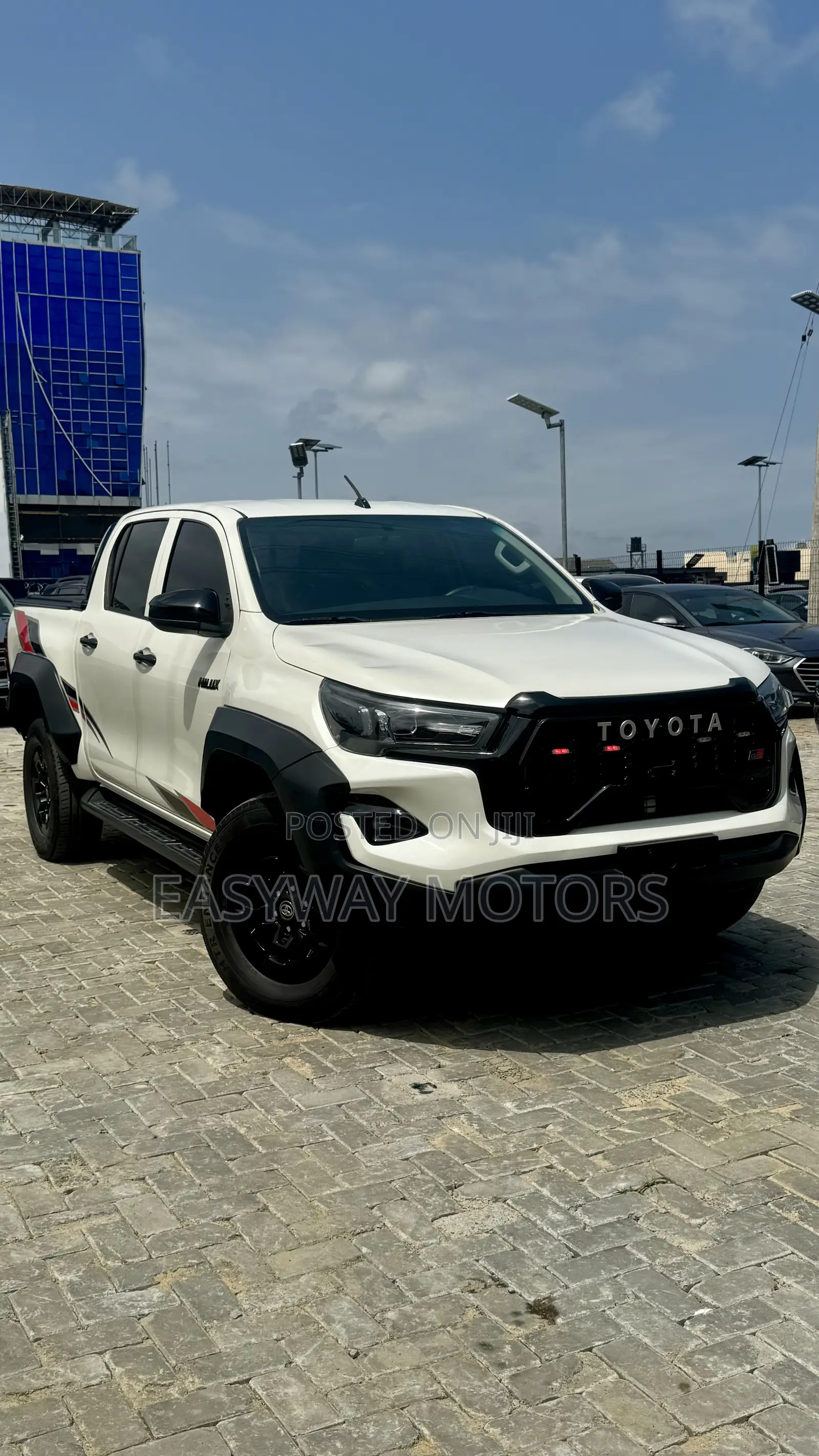 Toyota Hilux Workmate 2019 White