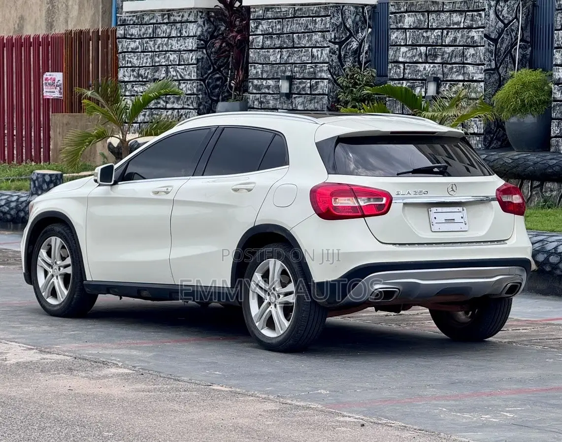 Mercedes-Benz GLA 250 2016 White