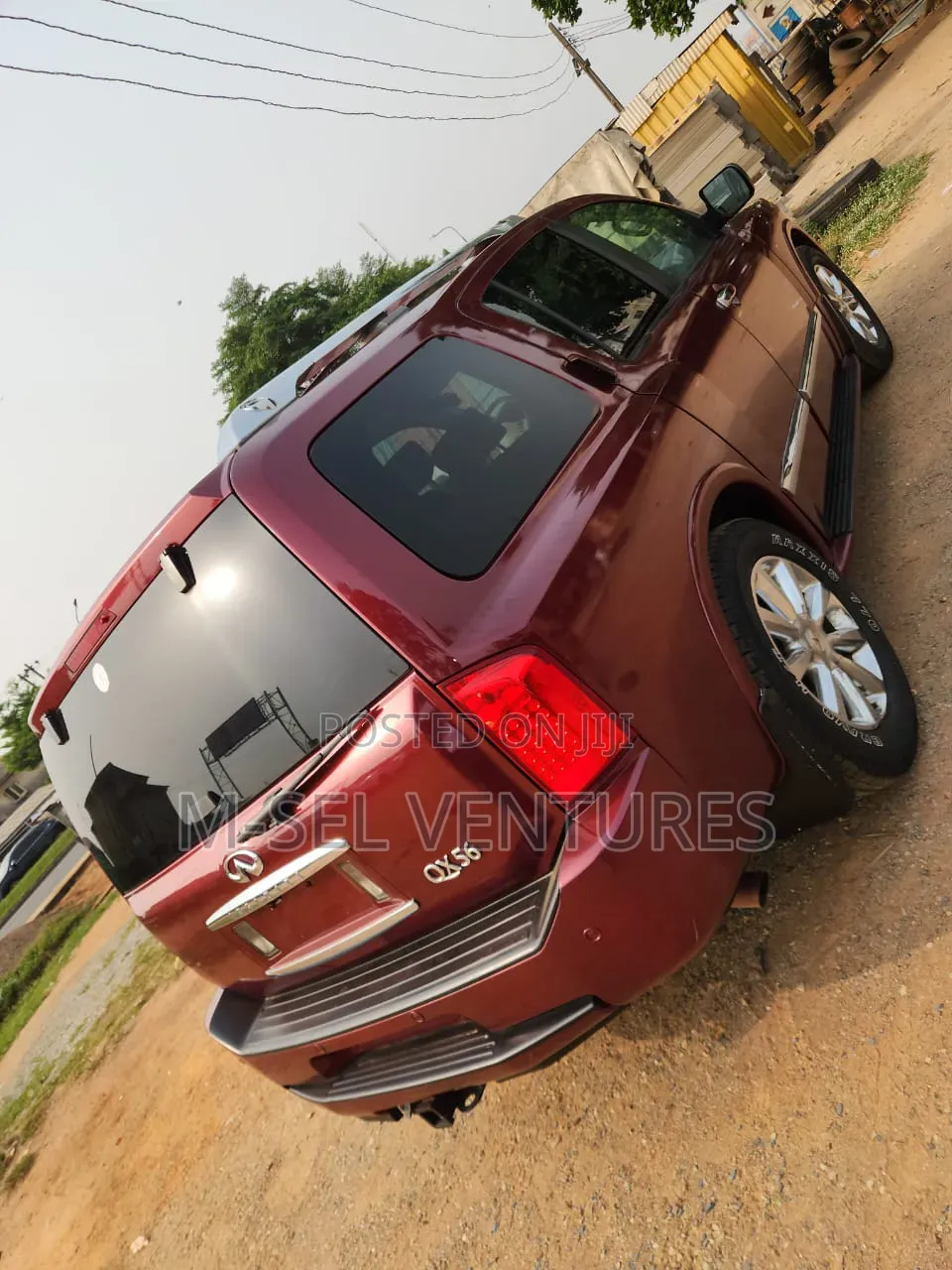 Infiniti QX56 2010 Red