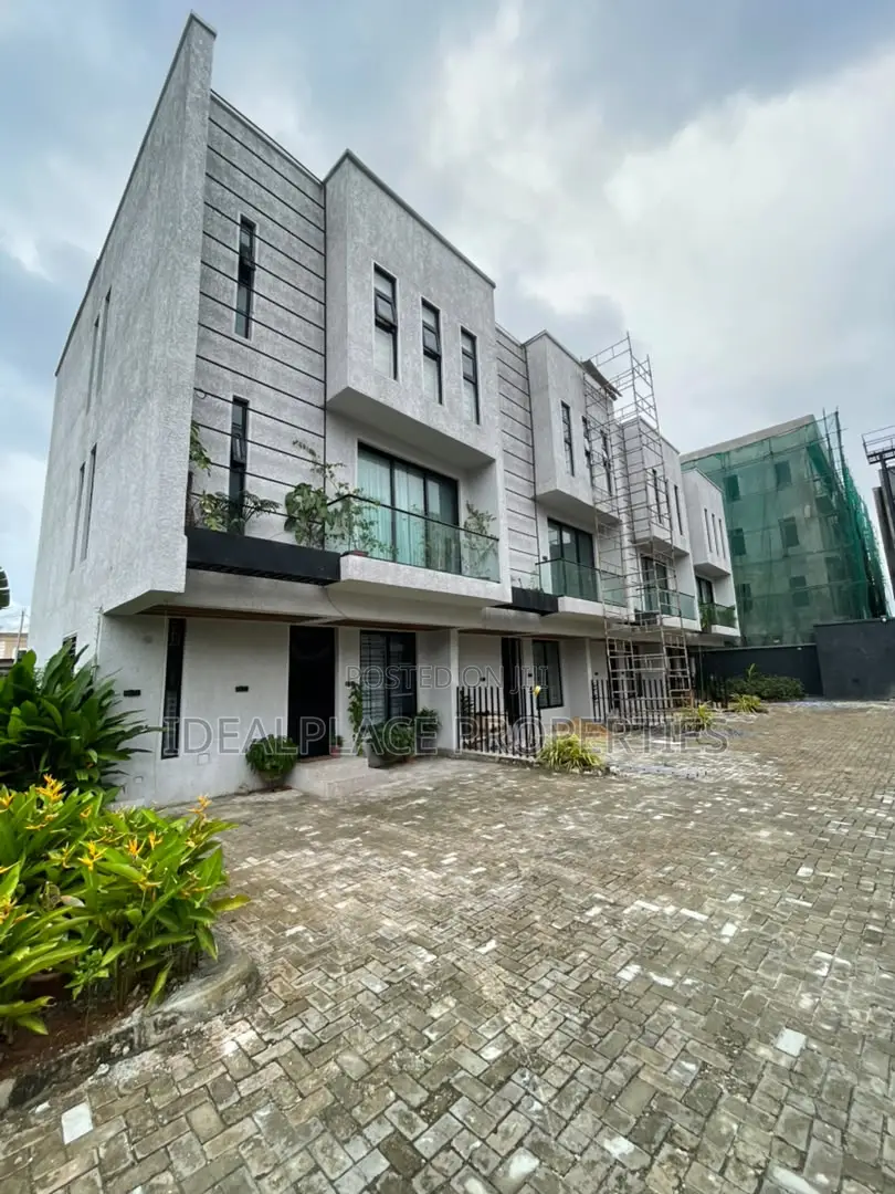 4bdrm Townhouse/Terrace in Ikate for sale
