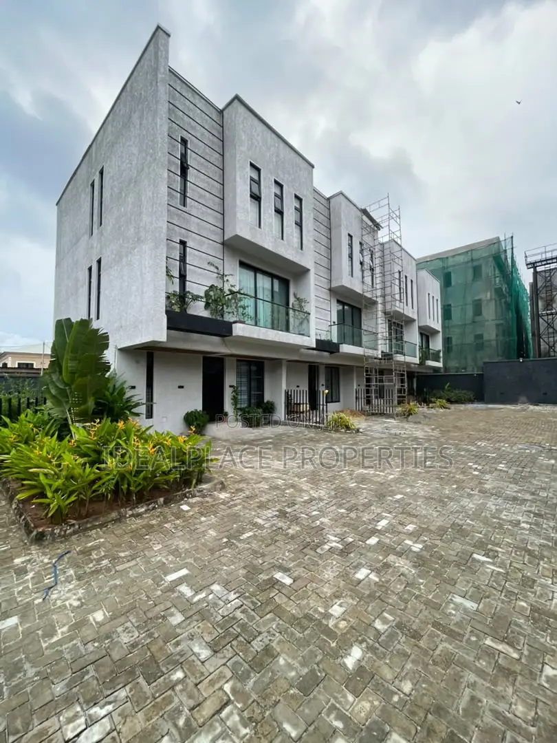 4bdrm Townhouse/Terrace in Ikate for sale