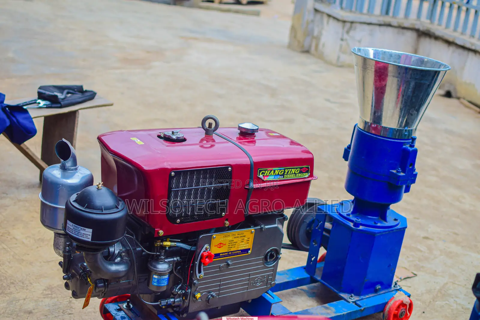 250kg/Hr Diesel Engine (2 Roller) Pelletizer Machine