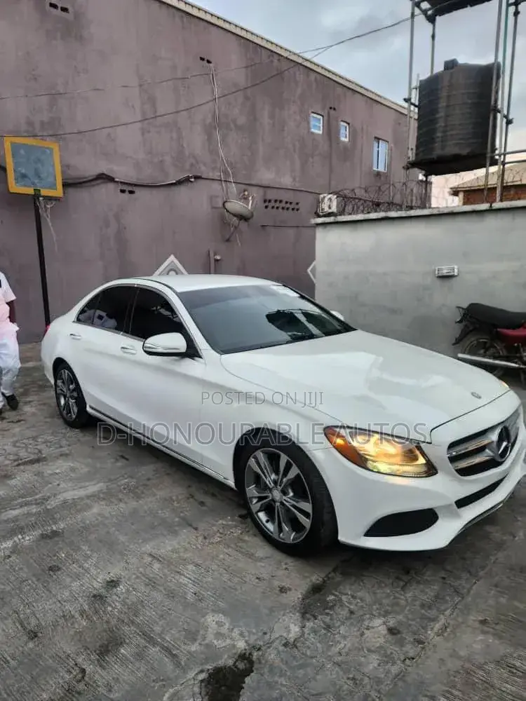 Mercedes-Benz C300 Base AWD 4Matic Sedan (2.0L 4cyl 7A) 2015 White