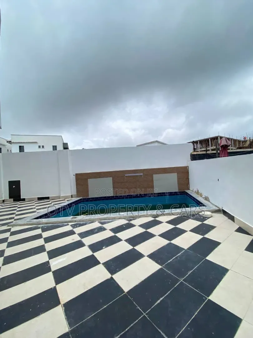 4bdrm Duplex in Lekki Expressway for sale