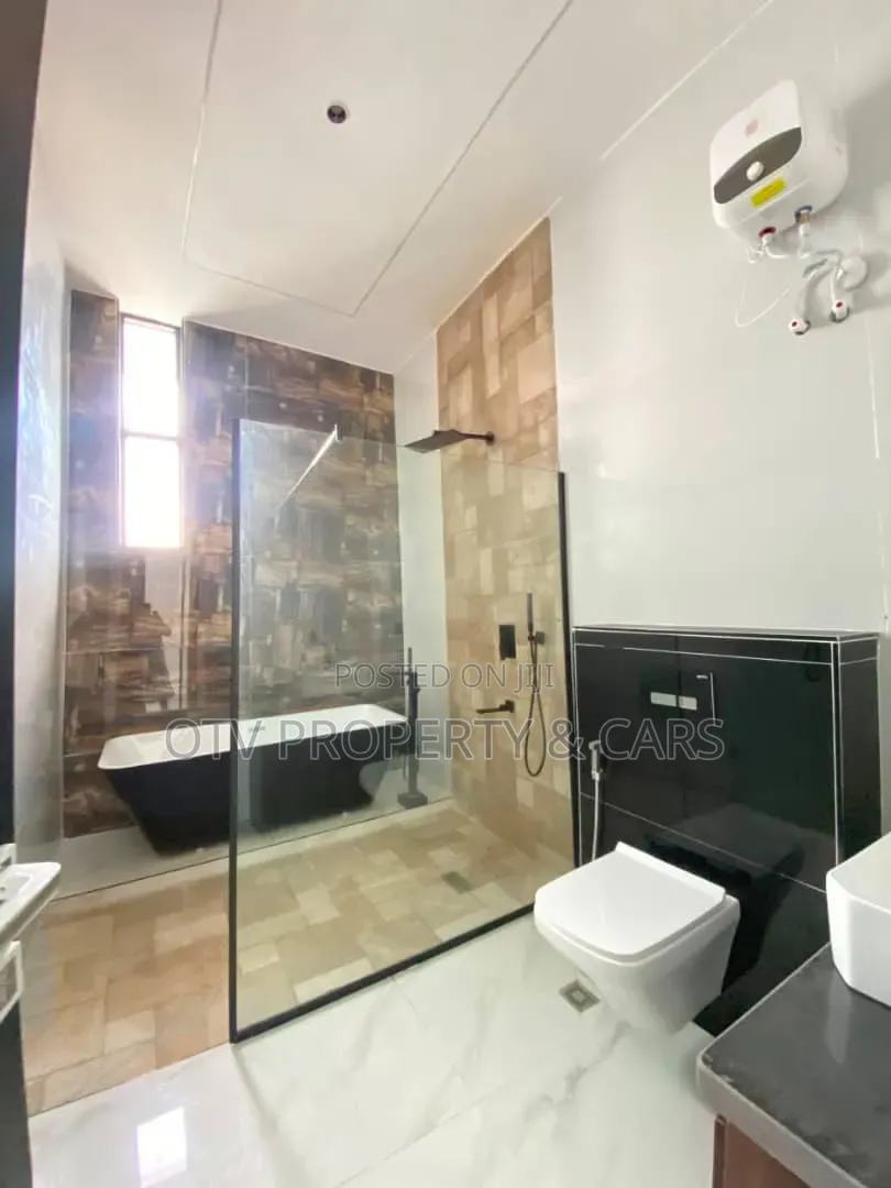 4bdrm Duplex in Lekki Expressway for sale