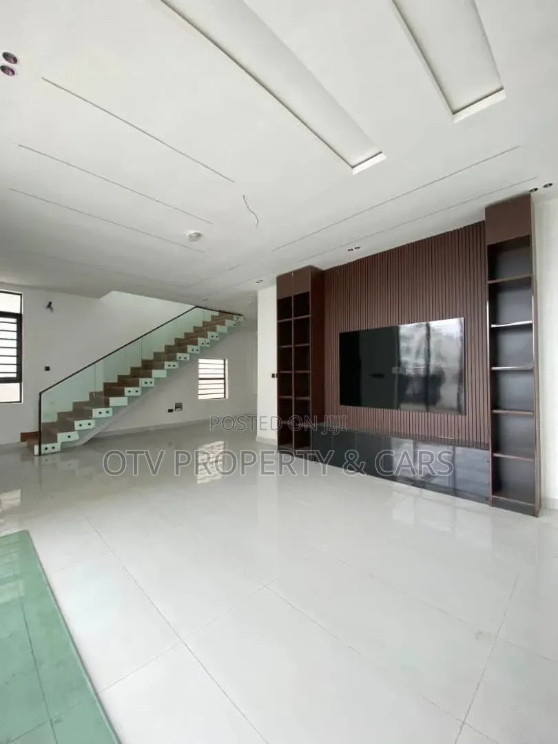 4bdrm Duplex in Lekki Expressway for sale