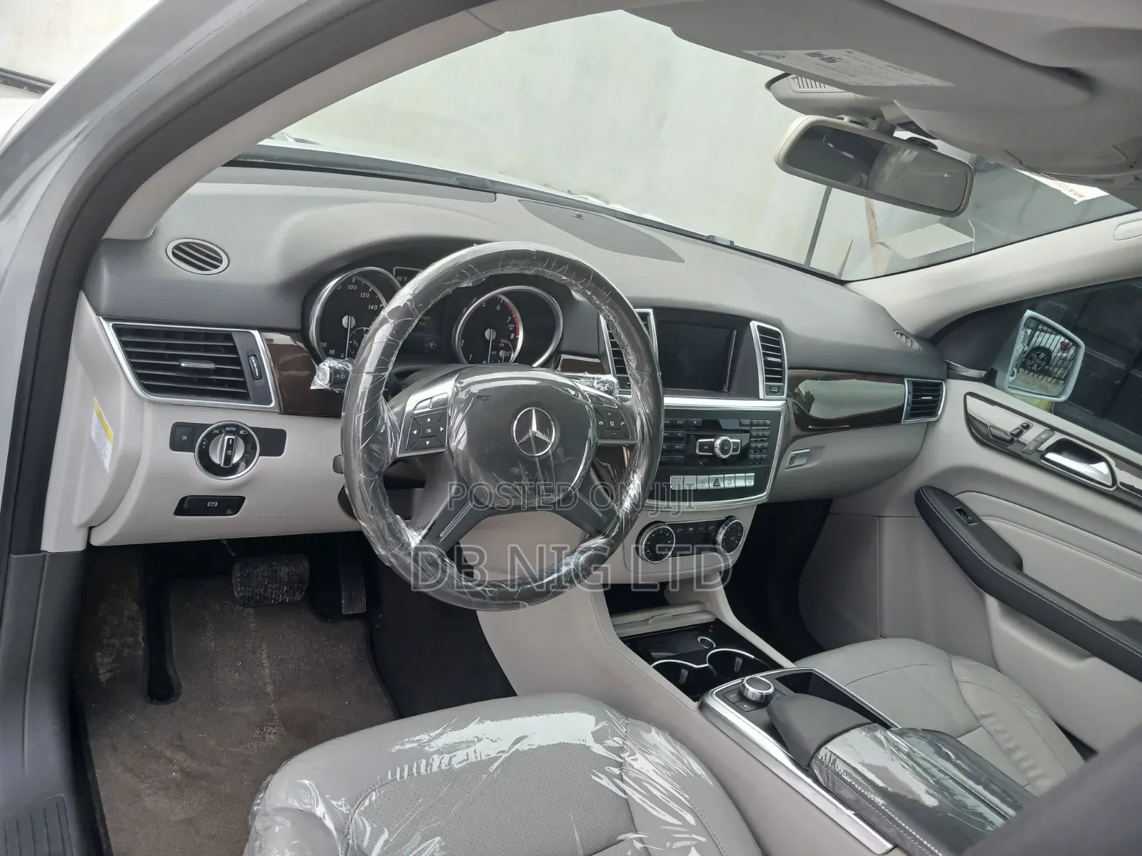 Mercedes-Benz M Class ML350 4MATIC 4dr SUV AWD (3.5L 6cyl 7A) 2014